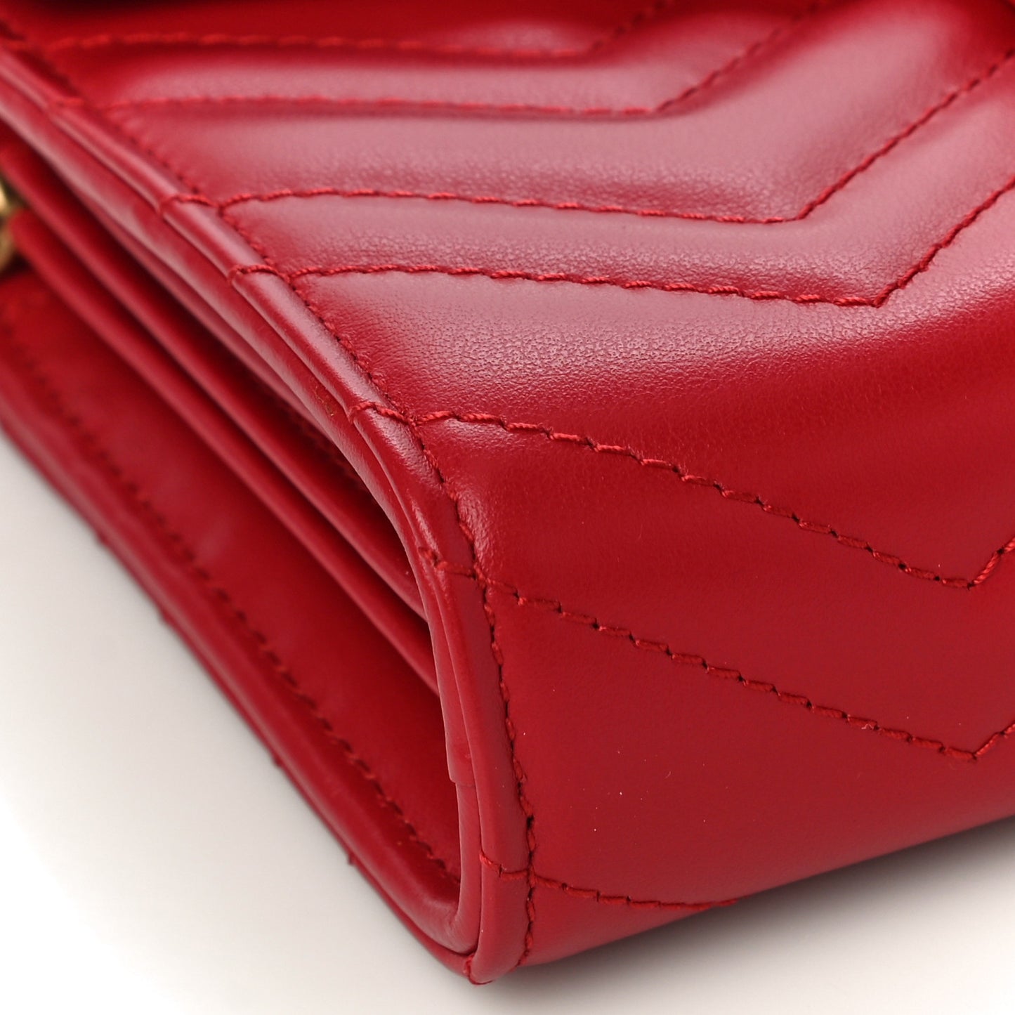 Calfskin Matelasse GG Marmont Chain Wallet Hibiscus Red