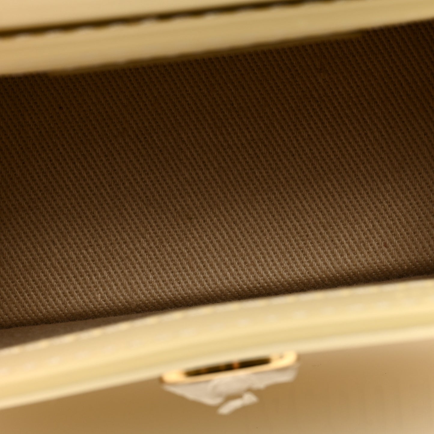 Smooth Calfskin Le Chiquito Ivory