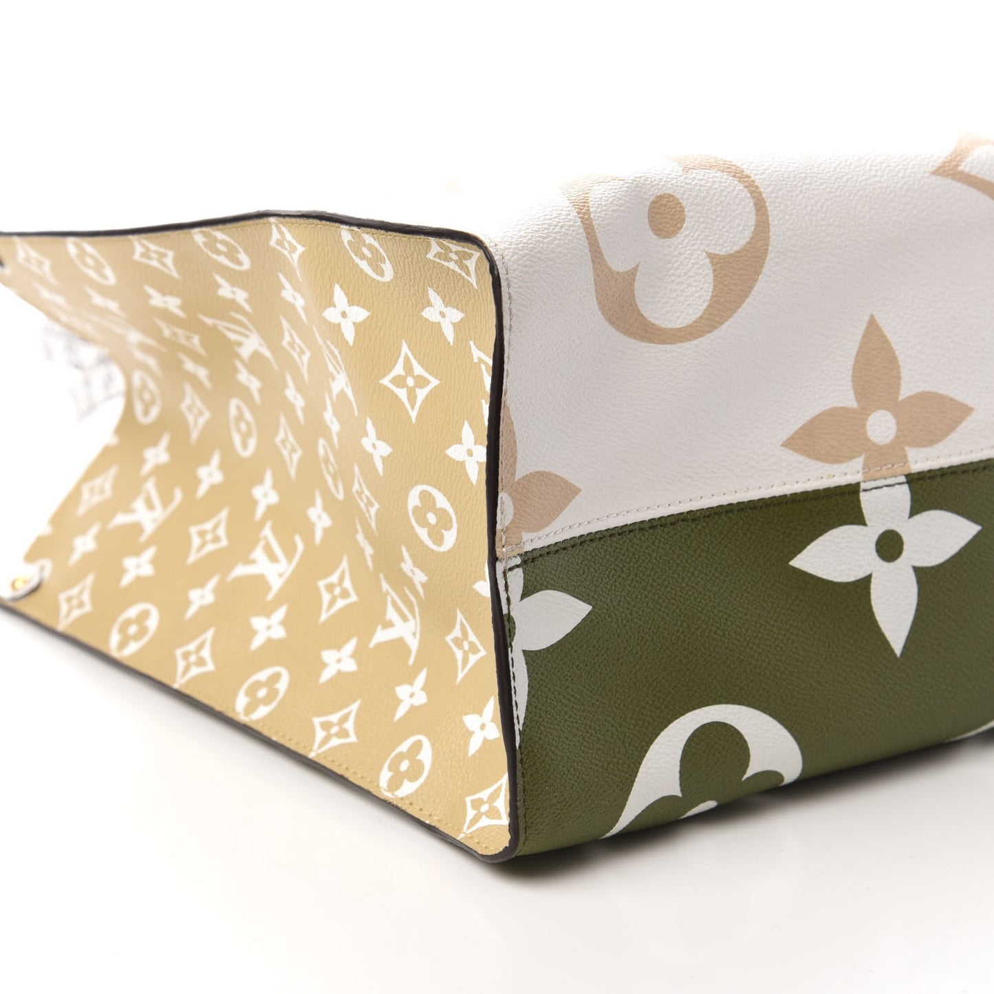 Monogram Giant Onthego GM Kaki Beige