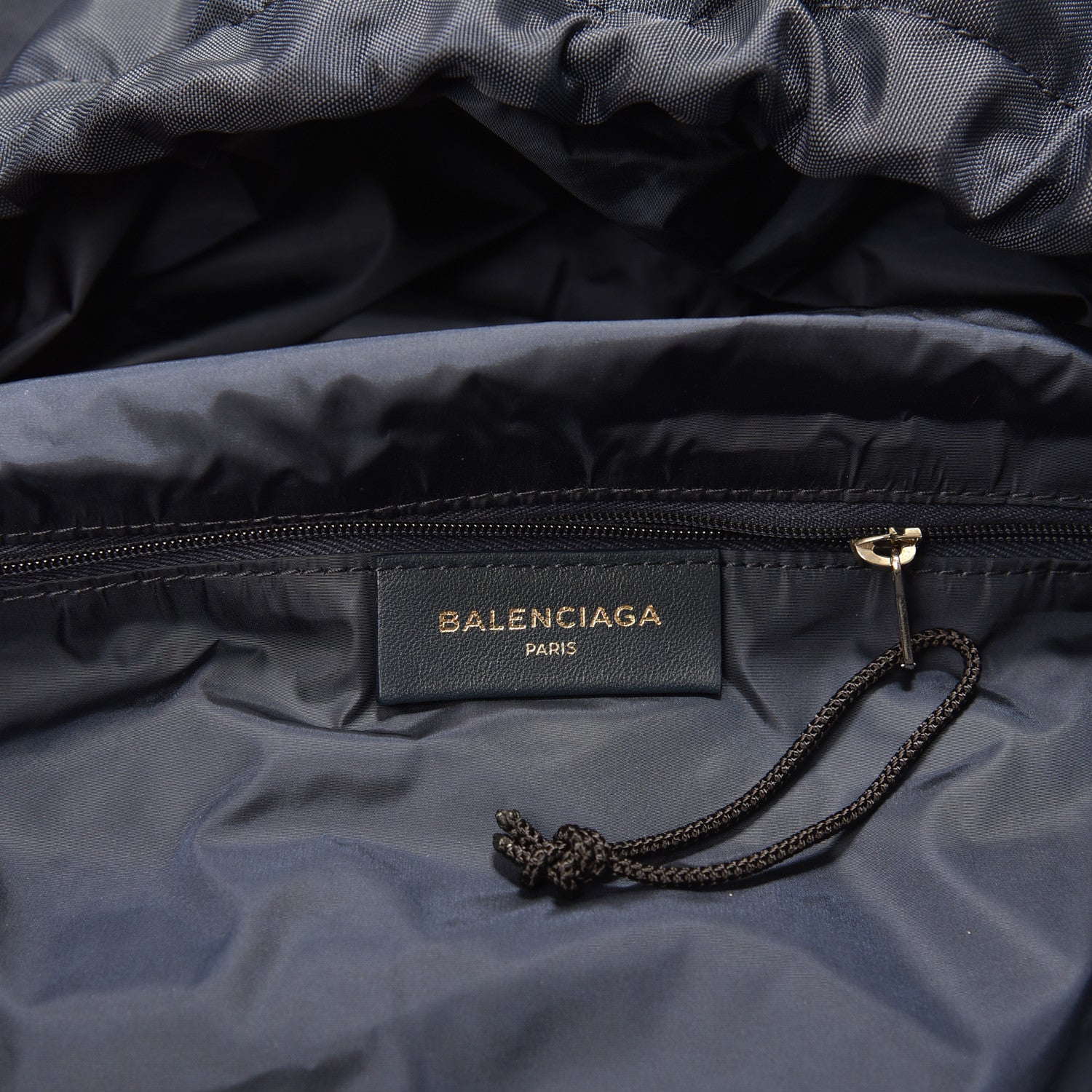 Balenciaga Textured Sport Nylon Logo Embroidered M Wheel Gym Bag Bleu Navy Rouge 5 of 8