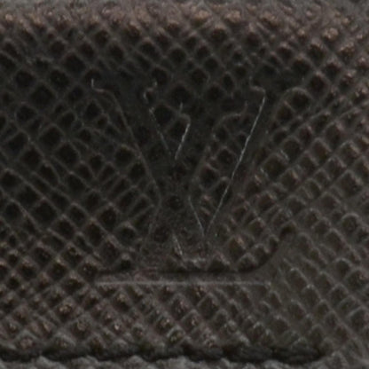 Louis Vuitton Taiga Beloukha 5 of 8