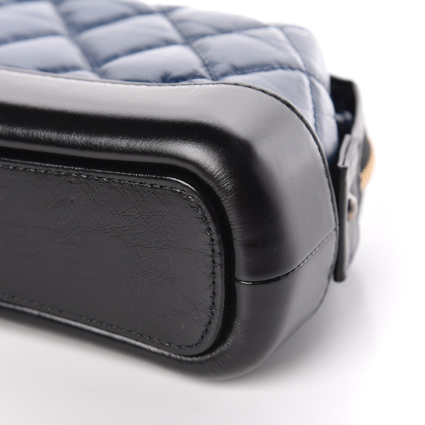Aged Calfskin Quilted Gabrielle Classic Pouch Blue Black