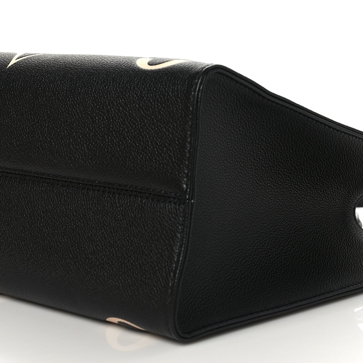 Louis Vuitton Empreinte Monogram Giant Onthego MM Black Beige 8 of 8