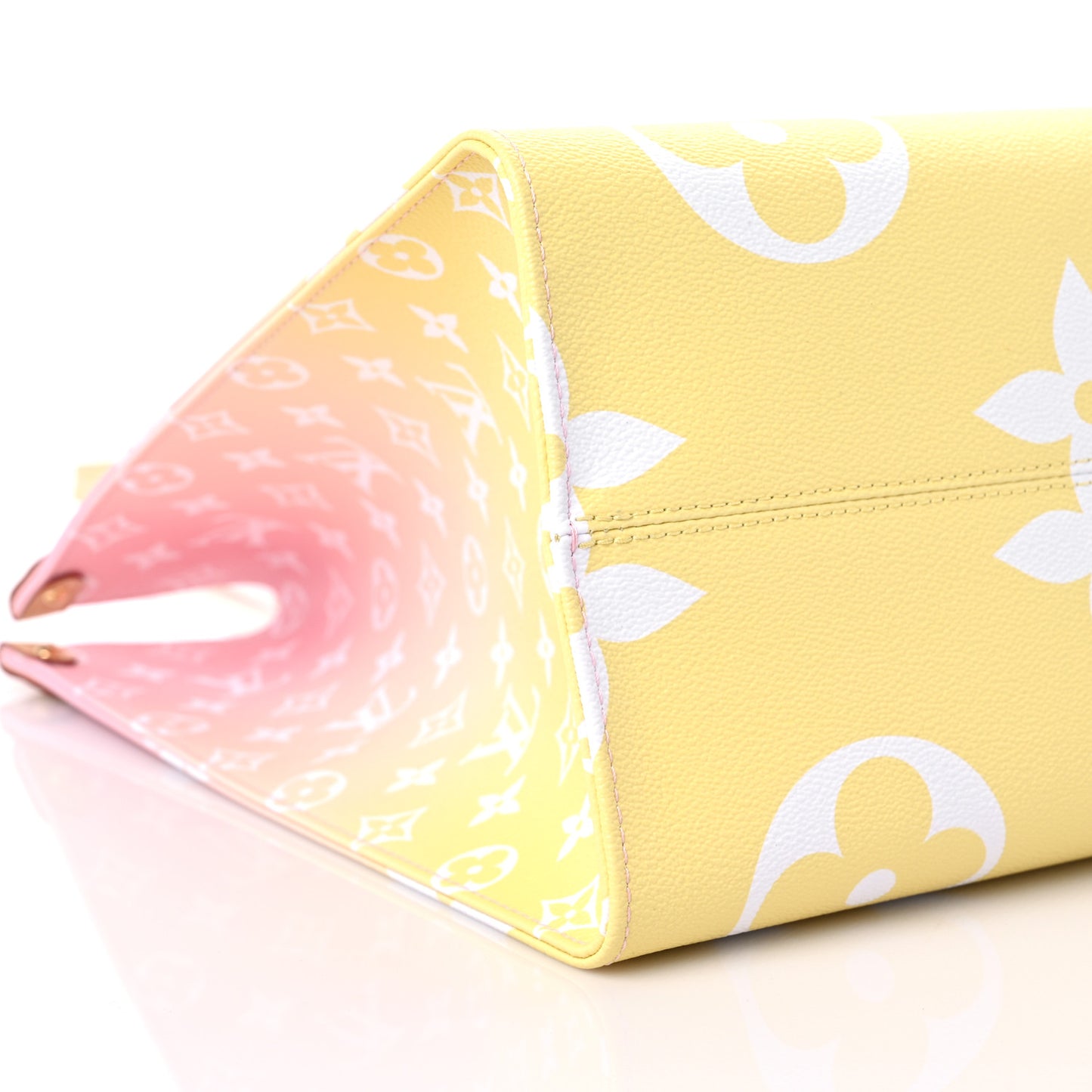 Monogram Giant By The Pool Onthego GM Light Pink