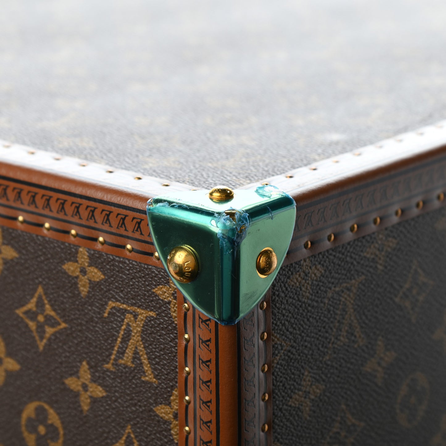 Monogram Alzer 80