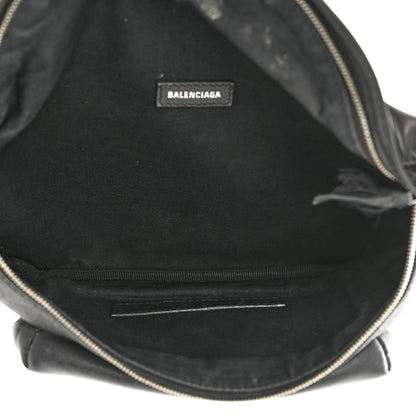 Balenciaga Smooth Calfskin Logo Large Everyday Beltpack Black White 4 of 15