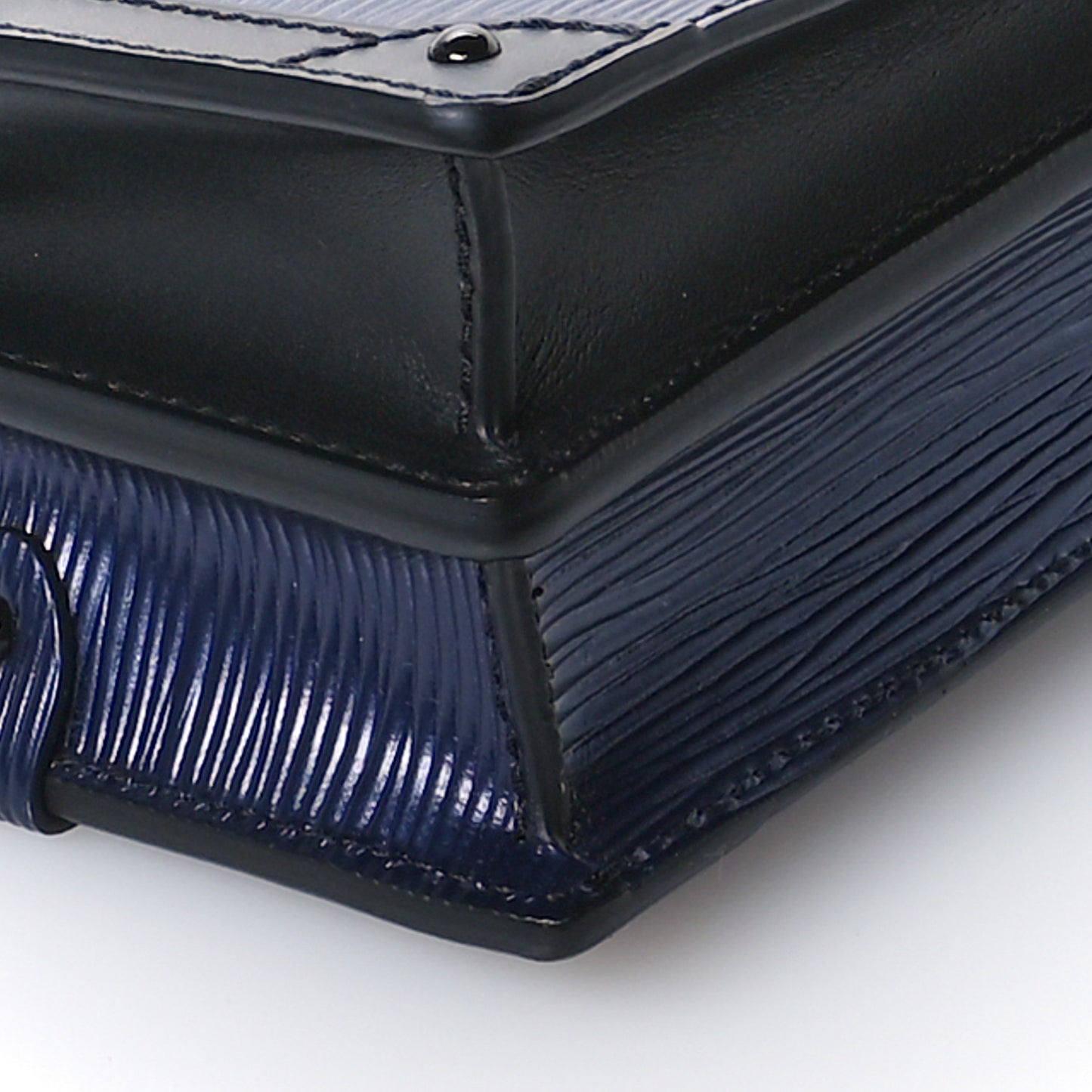 Epi Trunk Clutch Gump