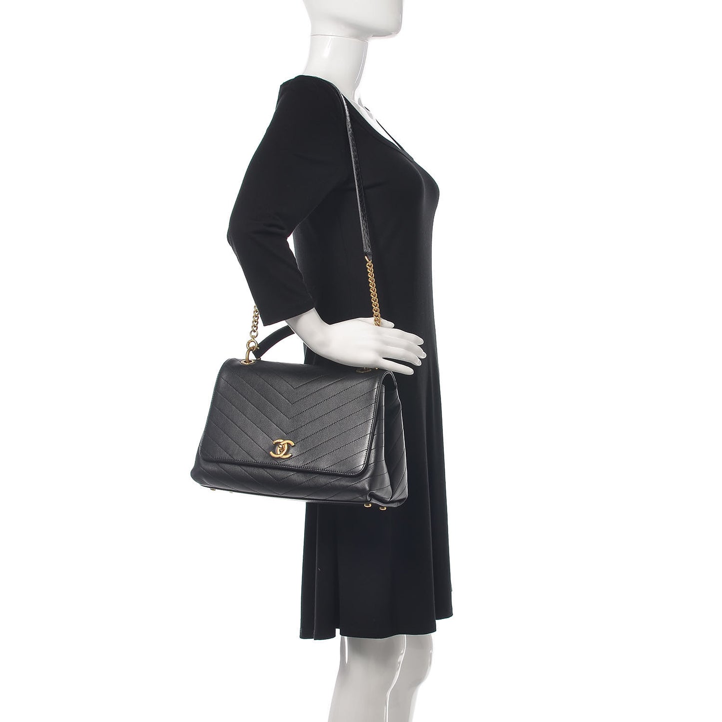 Grained Calfskin Elaphe Stitched Medium Chevron Chic Top Handle Flap Black