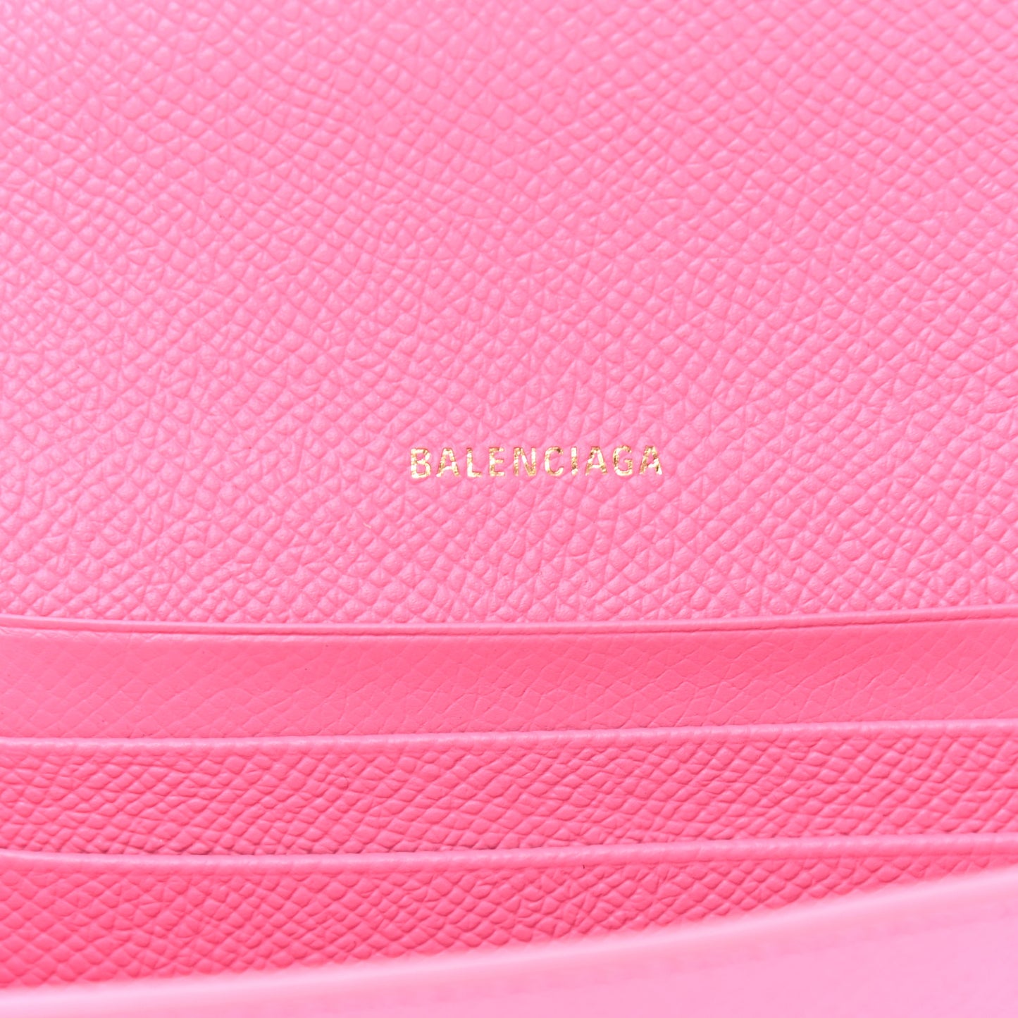 Signature Grained Calfskin Logo Ville Wallet on Chain Bubble Gum Black