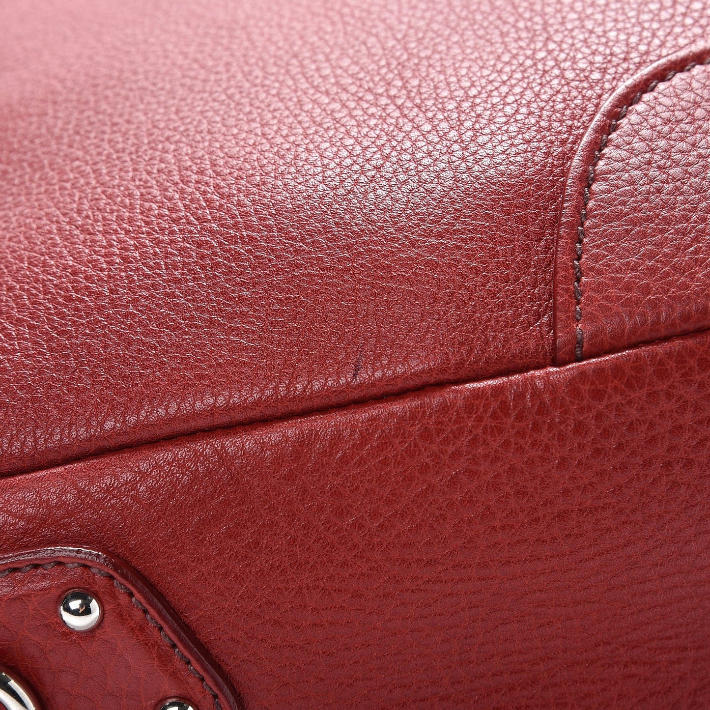 Vitello Daino Sacca Hobo Rubino