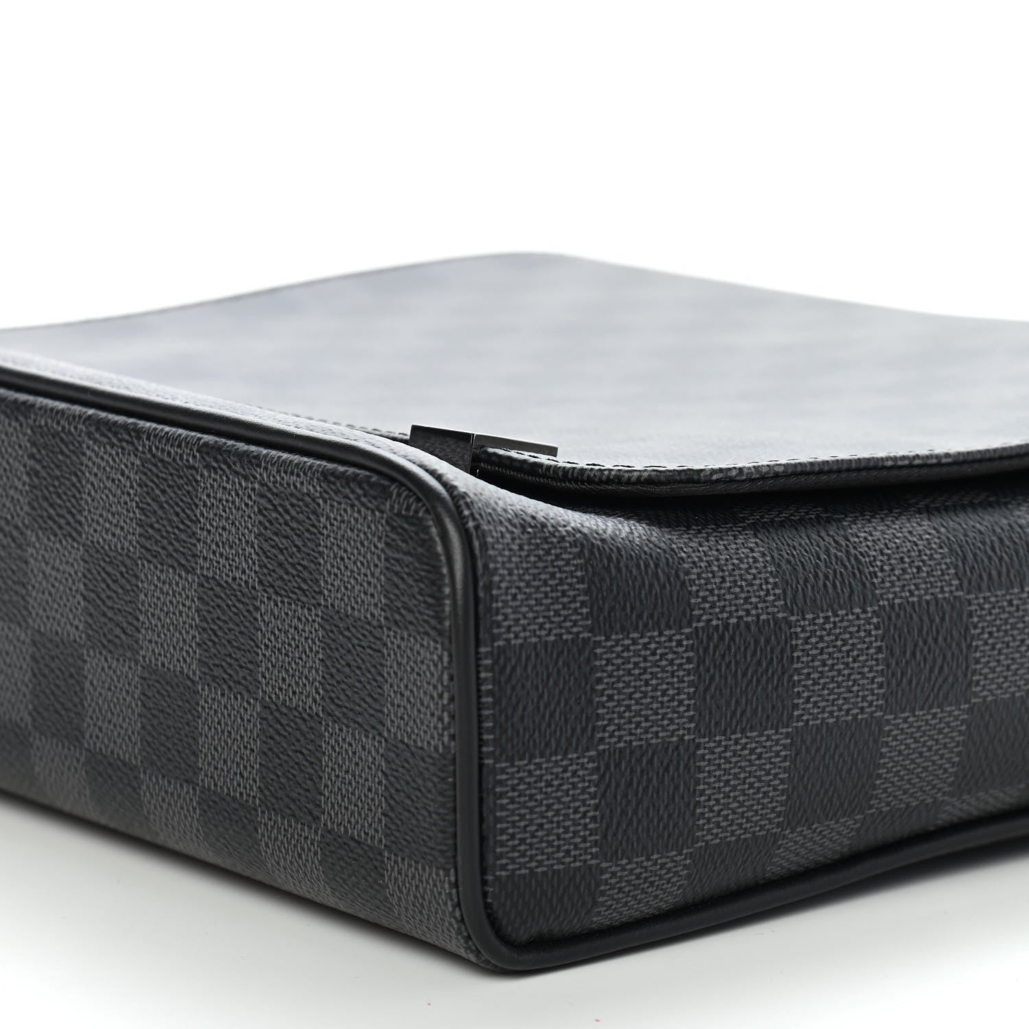 Louis Vuitton Damier Graphite District PM 8 of 8