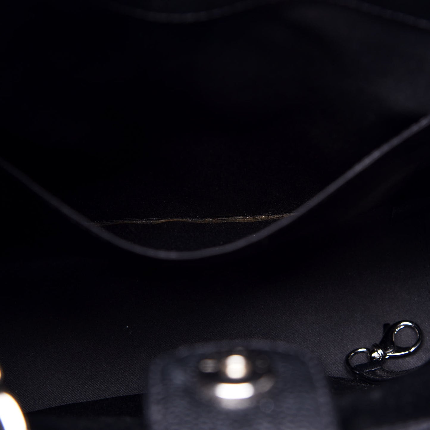 Caviar Quilted Petit Shopping Tote PST Black