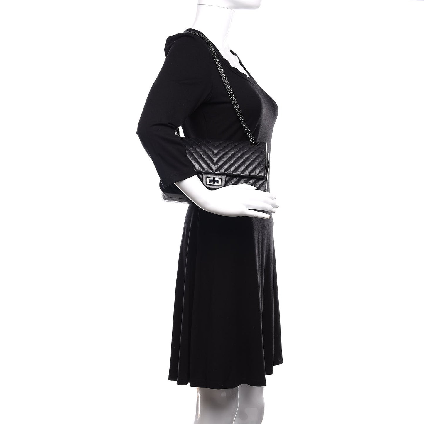 Aged Calfskin Chevron Quilted 2.55 Reissue 225 Flap So Black