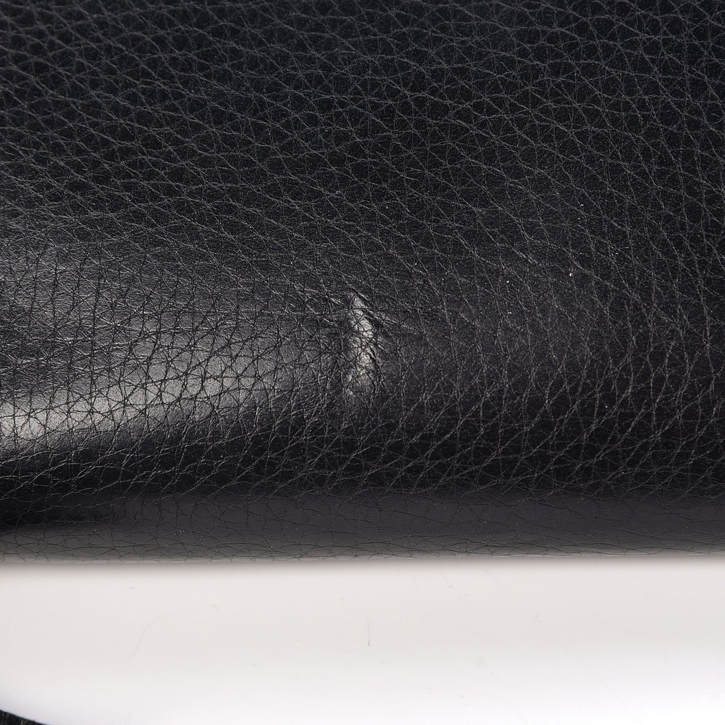 Pebbled Calfskin Medium Soho Zip Around Wallet Black