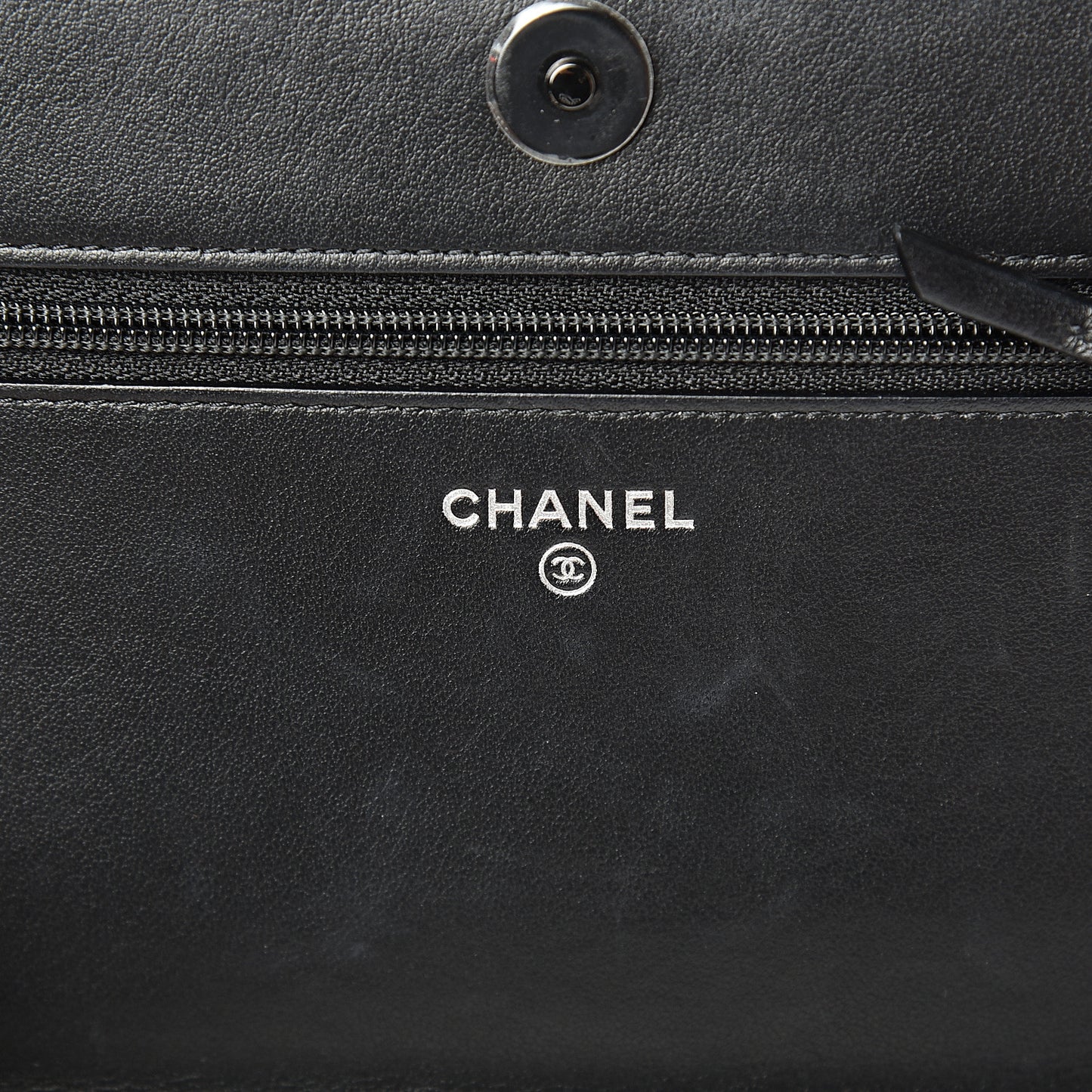 Aged Calfskin Chevron Quilted Gabrielle Wallet On Chain WOC Black