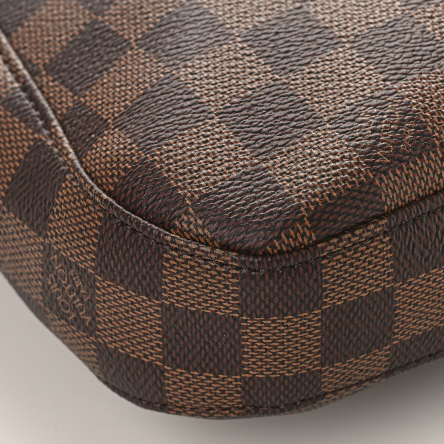 Louis Vuitton Damier Ebene South Bank Besace 7 of 8