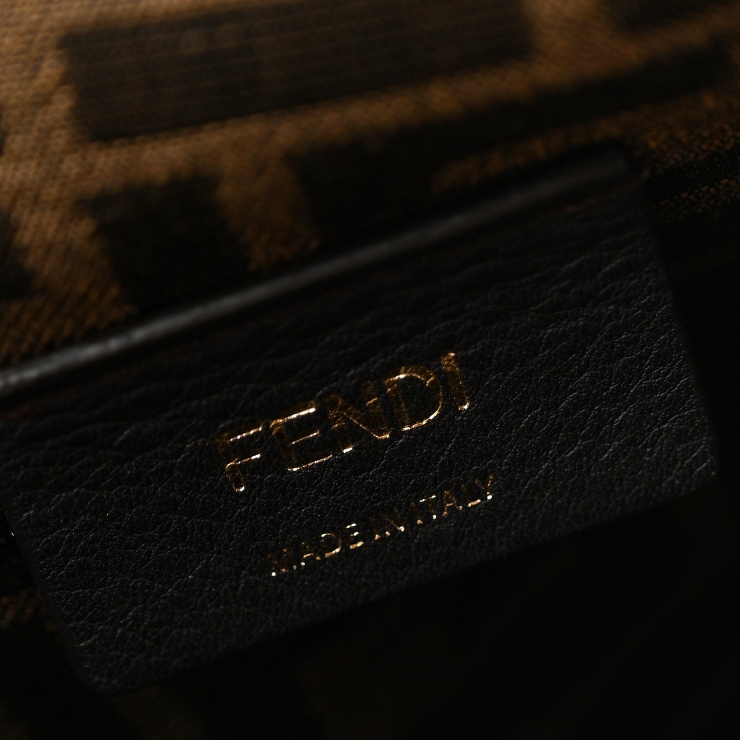 Shiny Nappa Medium Fendi First Poudre
