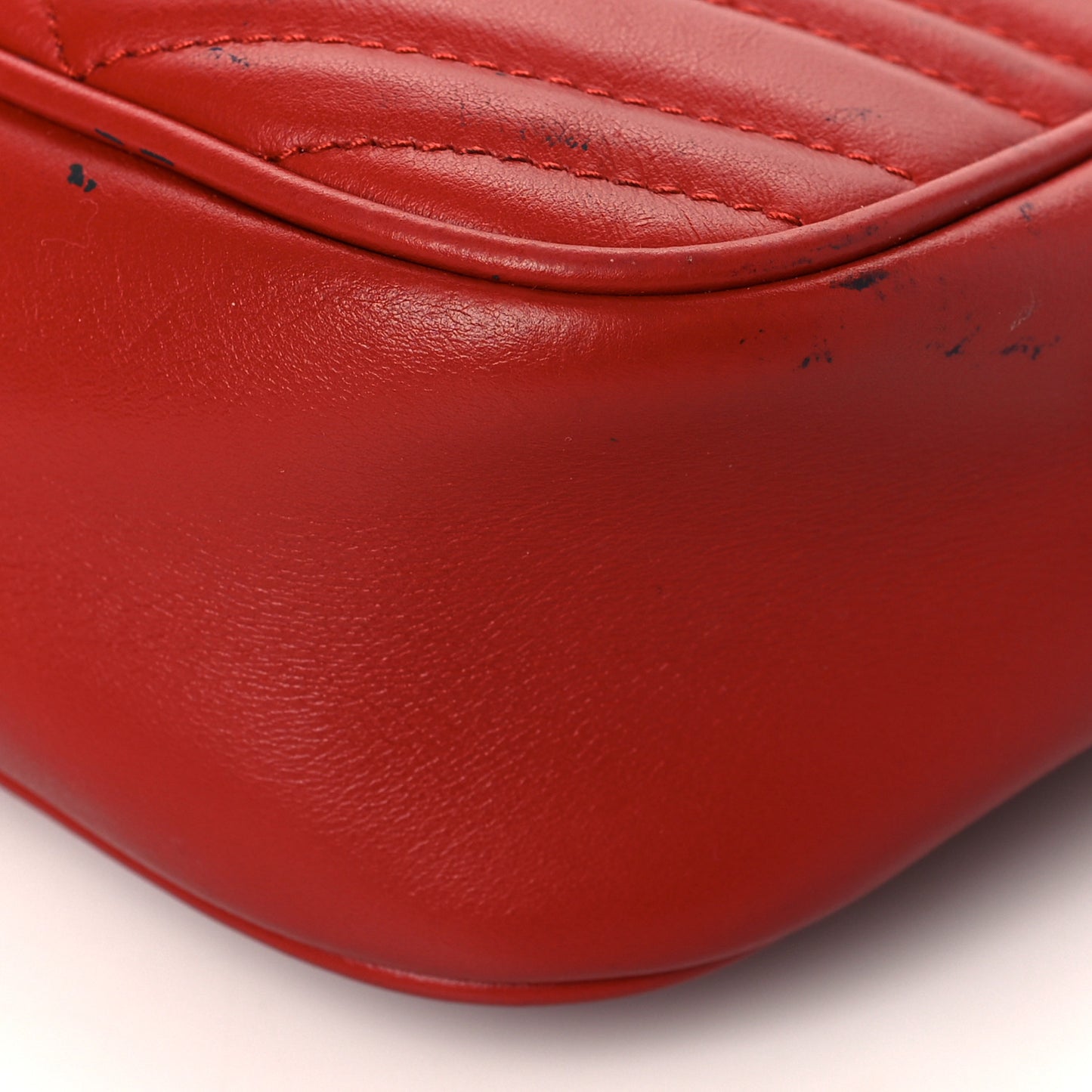 Calfskin Matelasse Small GG Marmont Chain Shoulder Bag Hibiscus Red