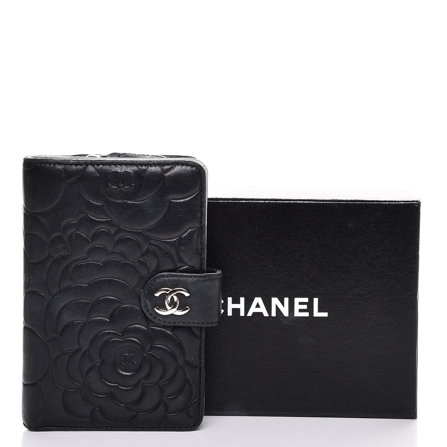 Lambskin Camellia Embossed Zipped Pocket Wallet Black