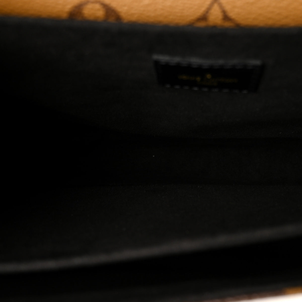 Reverse Monogram Pochette Metis