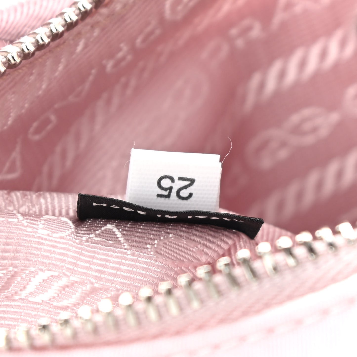 Nylon Re-Edition 2005 Shoulder Bag Alabastro