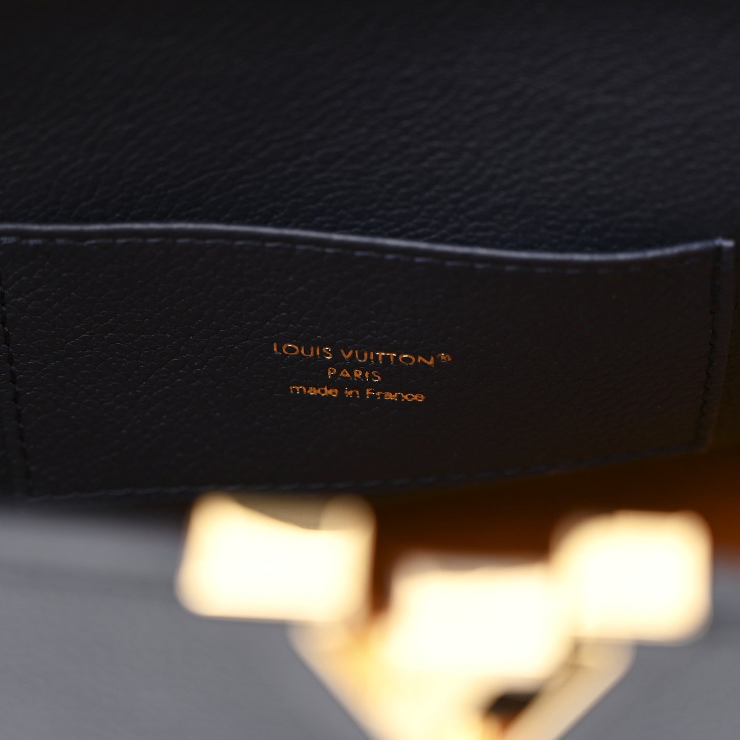Taurillon Capucines MM Indigo