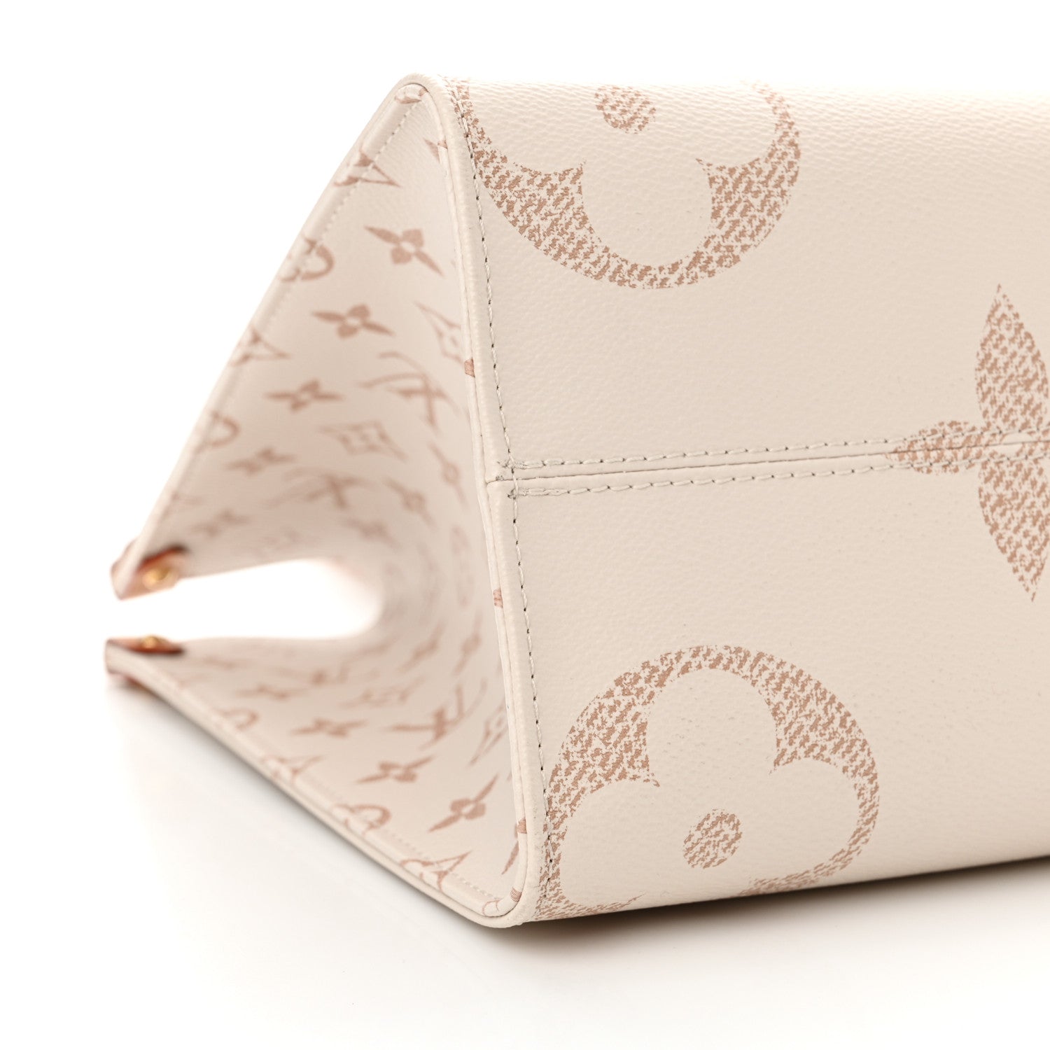 Louis Vuitton Monogram Dune Giant Onthego MM 8 of 11