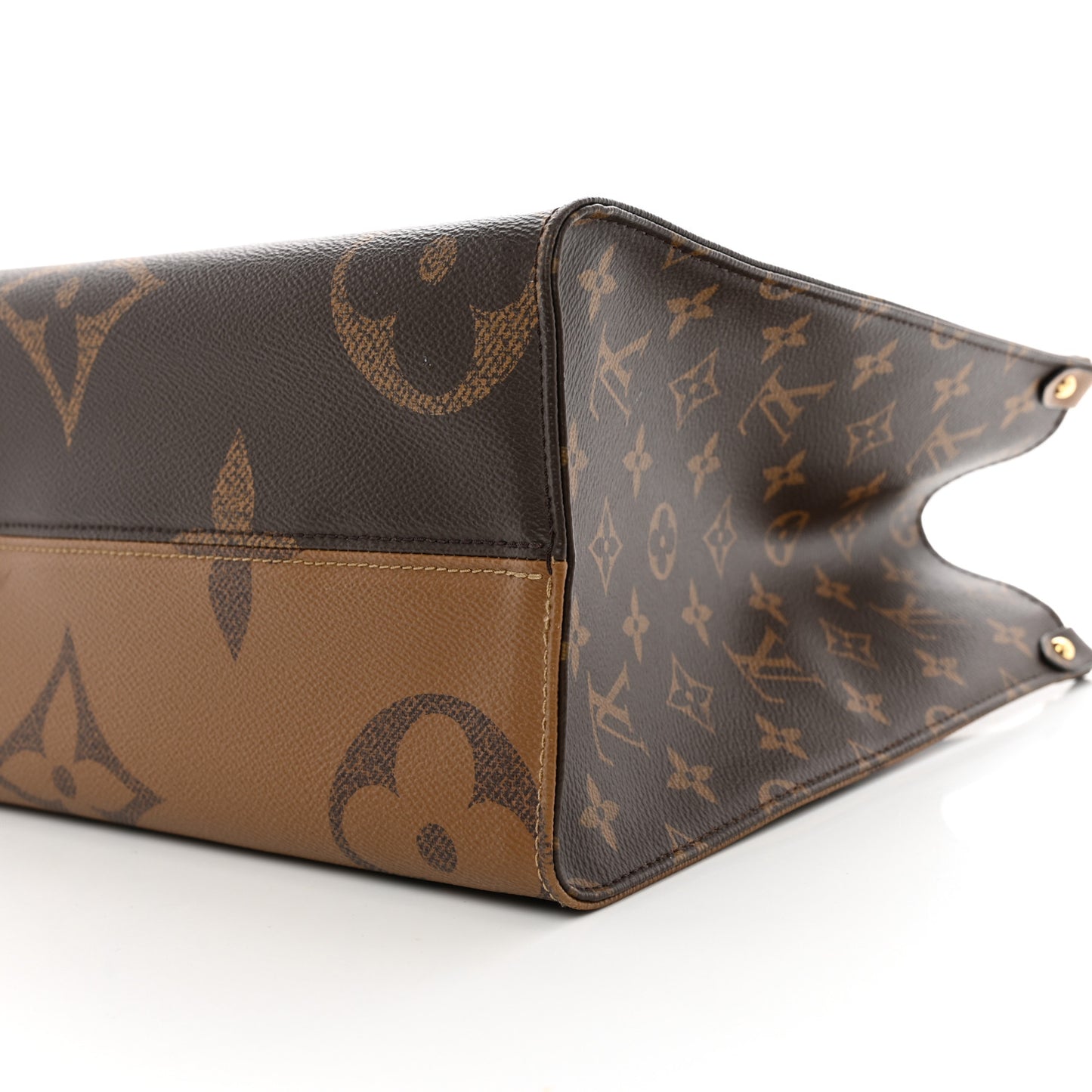 Reverse Monogram Giant Onthego MM