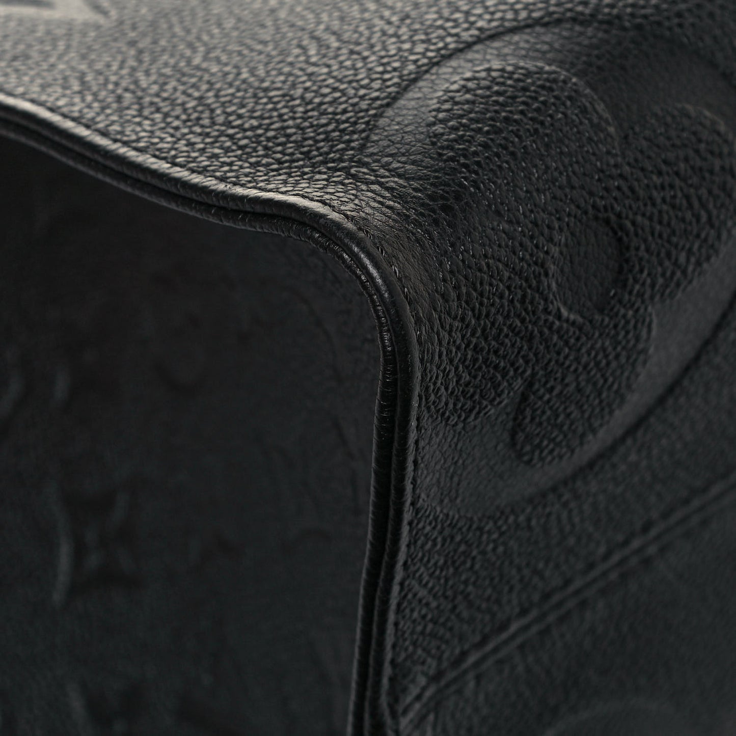 Empreinte Monogram Giant Onthego MM Black