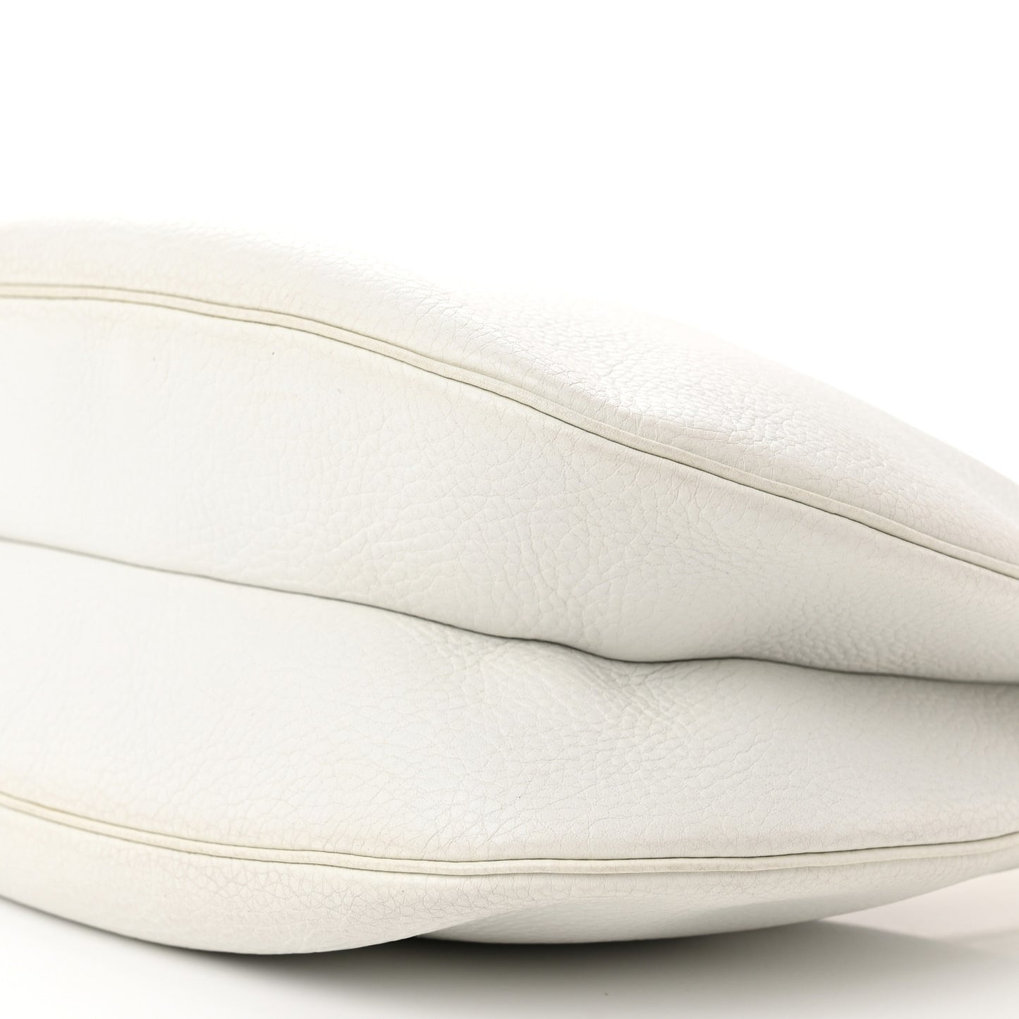 Taurillon Clemence Gao White
