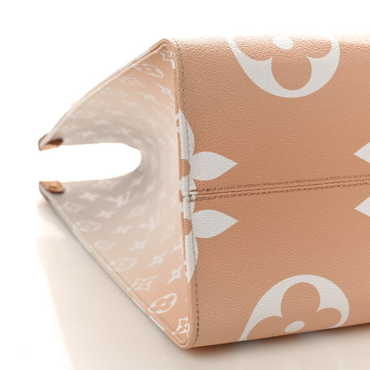 Louis Vuitton Monogram Giant By The Pool Onthego GM Brume 7 of 11