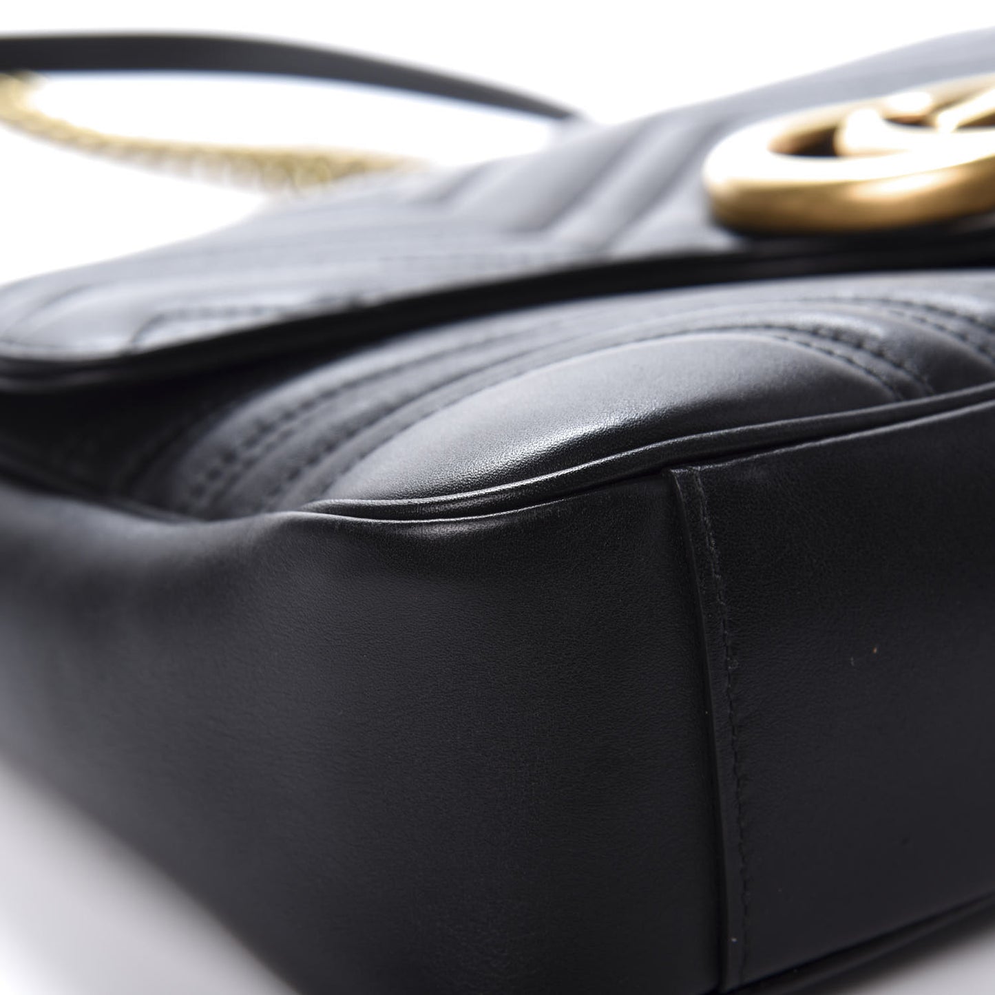 Calfskin Matelasse Medium GG Marmont Shoulder Bag Black