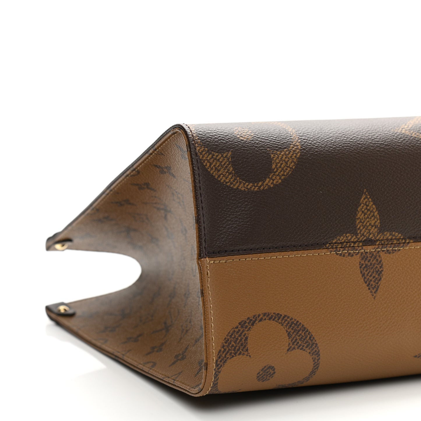 Reverse Monogram Giant Onthego MM