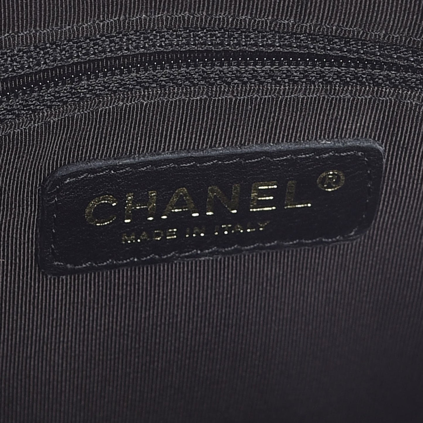 Caviar Quilted CC Shoulder Bag Black