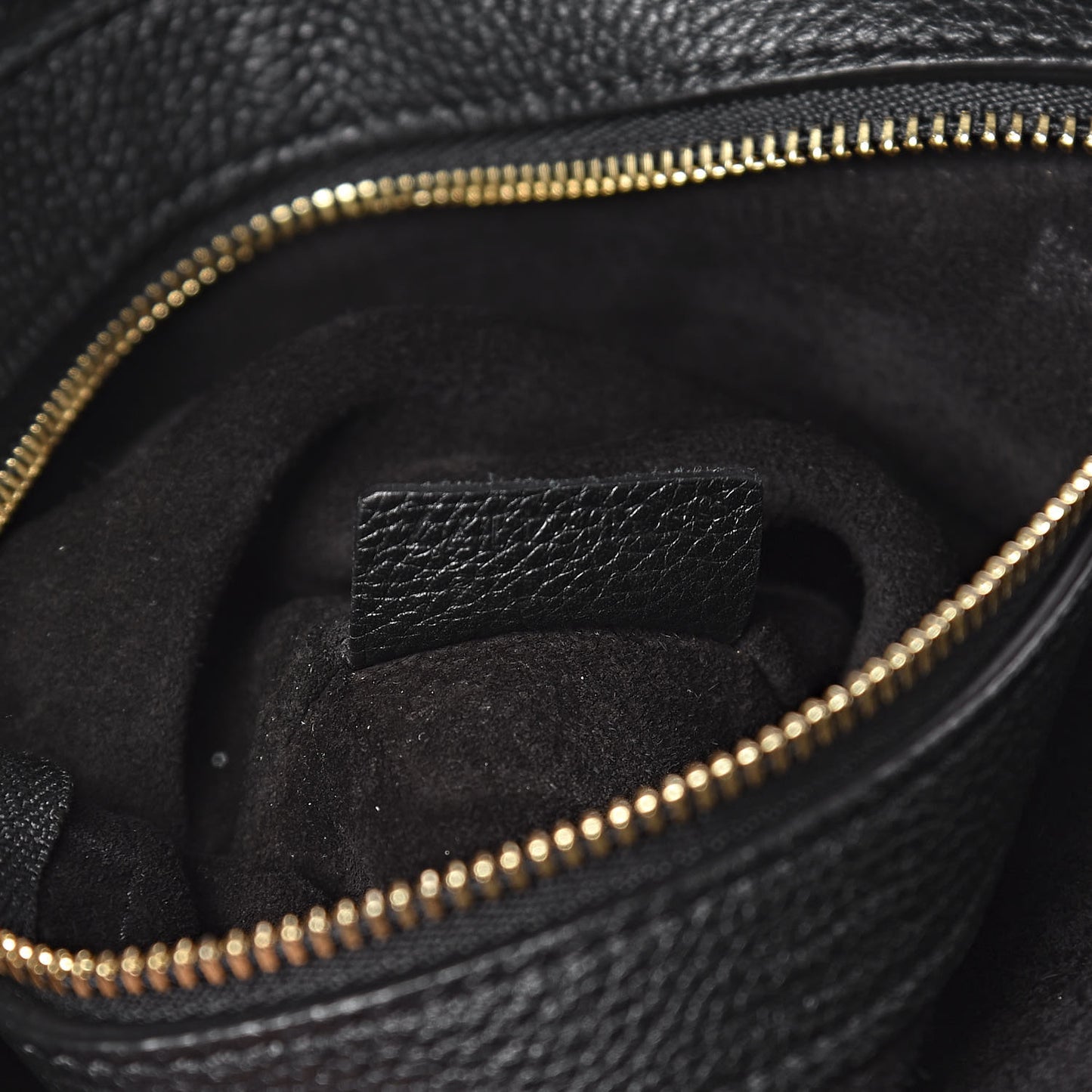 Soft Grained Calfskin Medium Belt Cabas Phantom Black