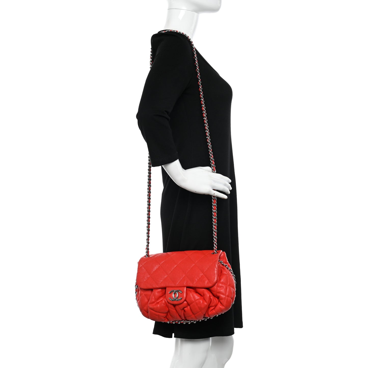 Washed Lambskin Quilted Medium Chain Around Messenger Red
