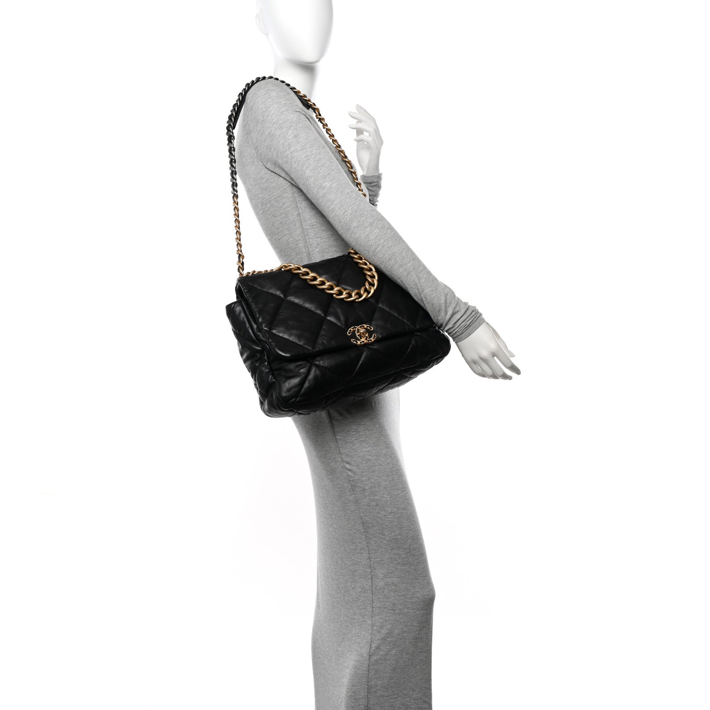 Lambskin Quilted Maxi Chanel 19 Flap Black