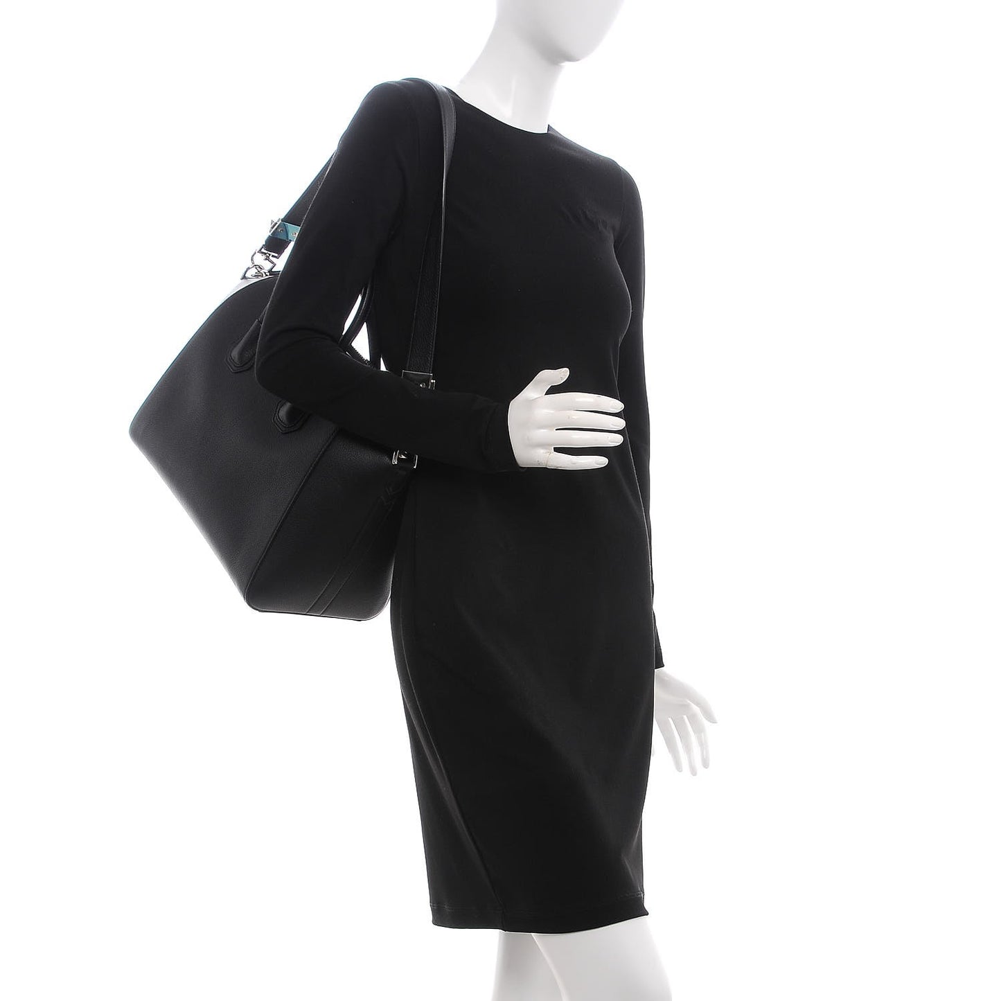 Sugar Goatskin Medium Antigona Black