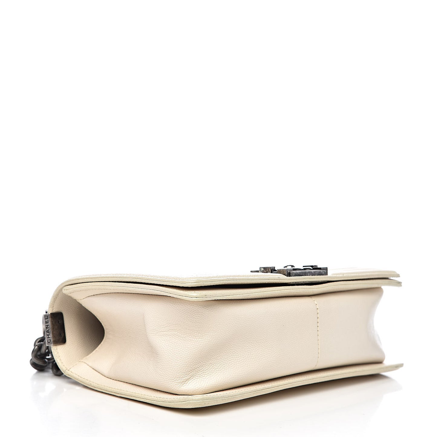Caviar Quilted Medium Boy Flap Ivory