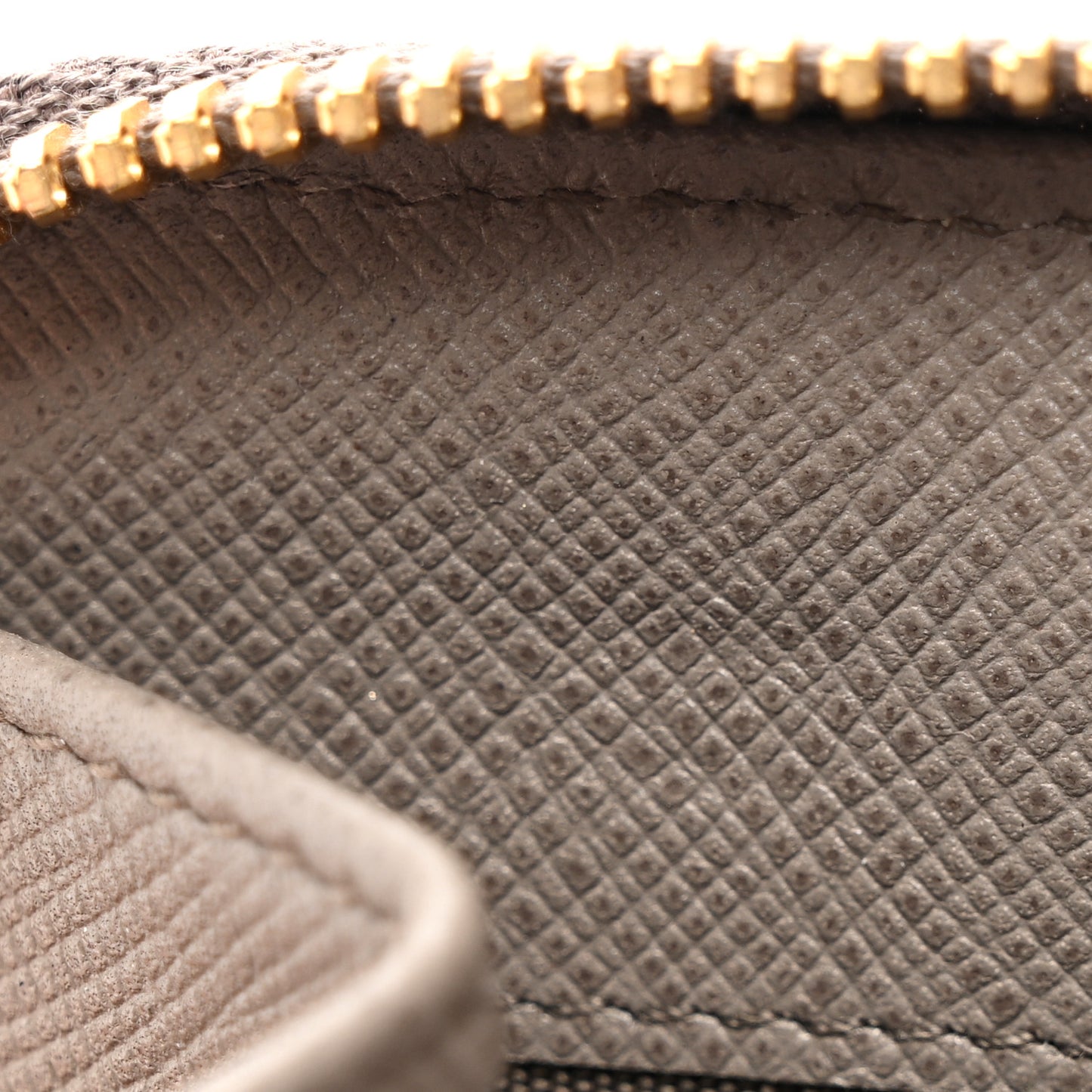 Saffiano Metal Compact Wallet Argilla