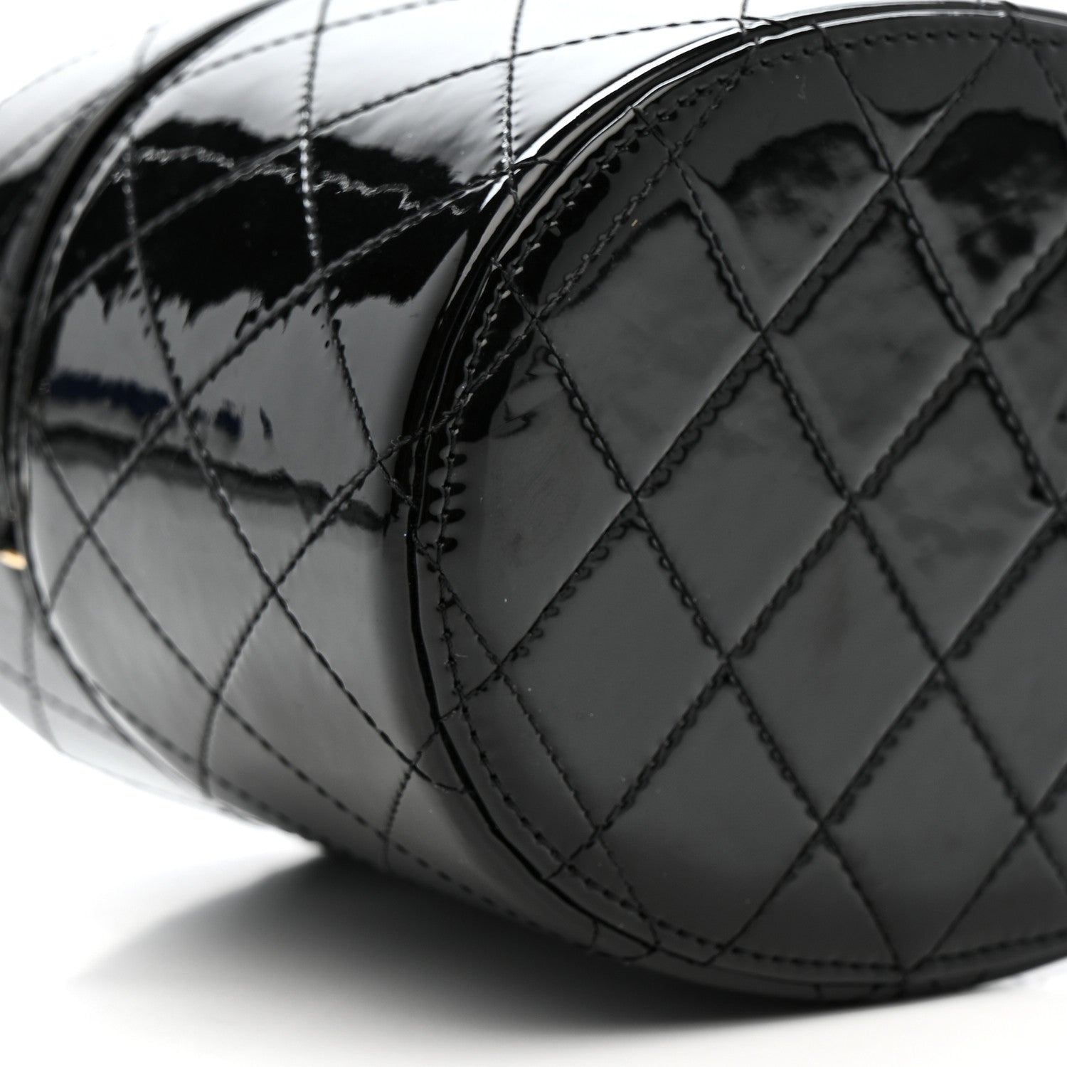 Chanel Patent Quilted Round Clutch With Chain Black 10 of 12