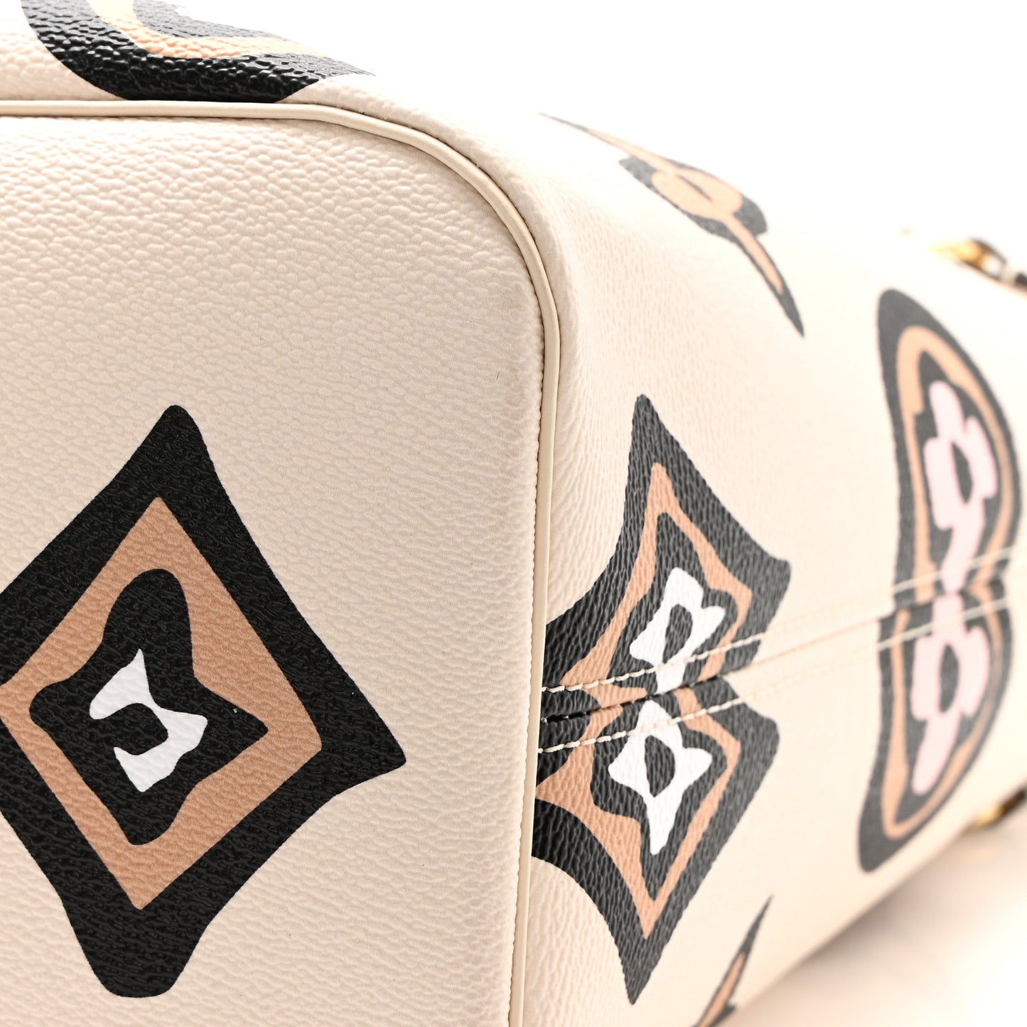 Monogram Giant Wild at Heart Neverfull MM Creme