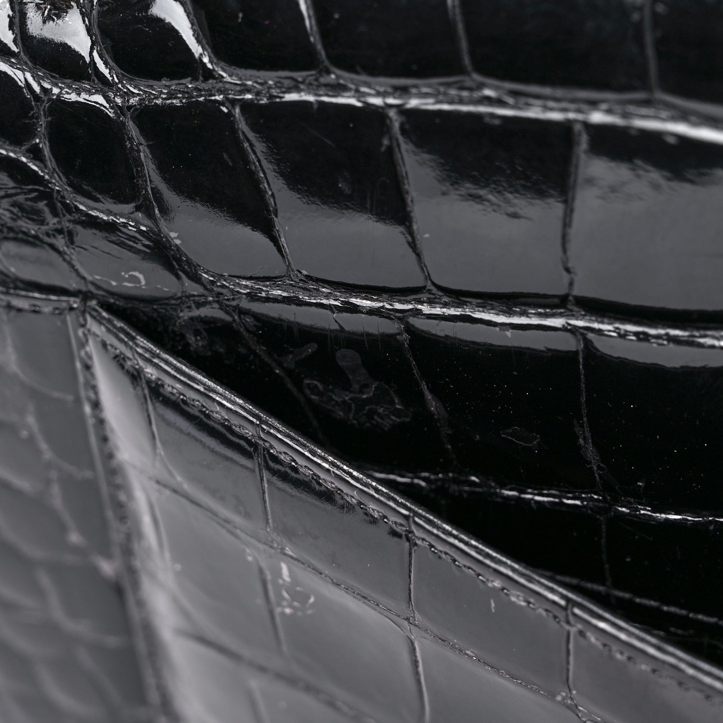 Alligator Jumbo Double Flap Black