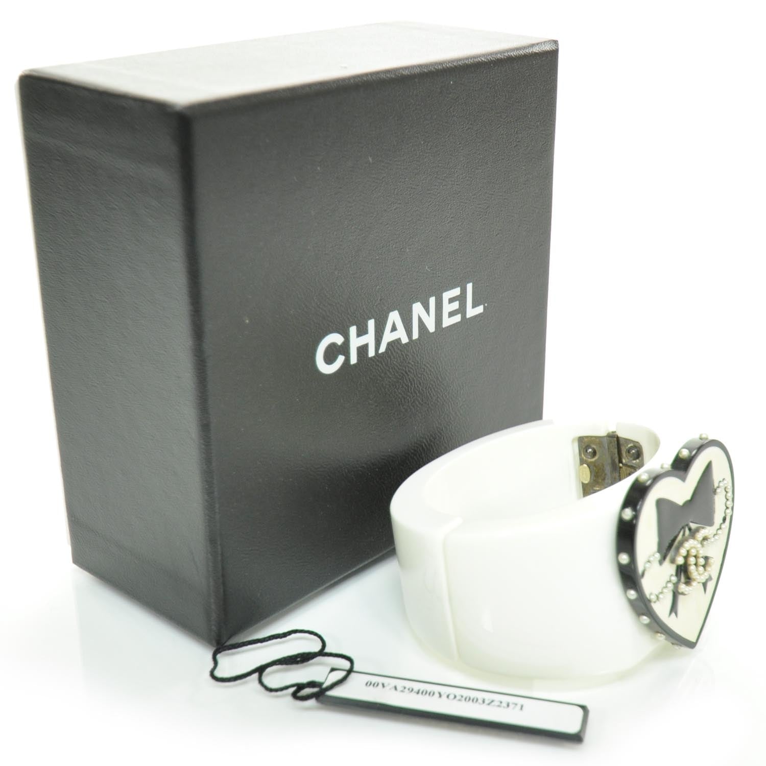 Chanel Resin CC Pearl Heart Wide Bracelet White 2 of 5