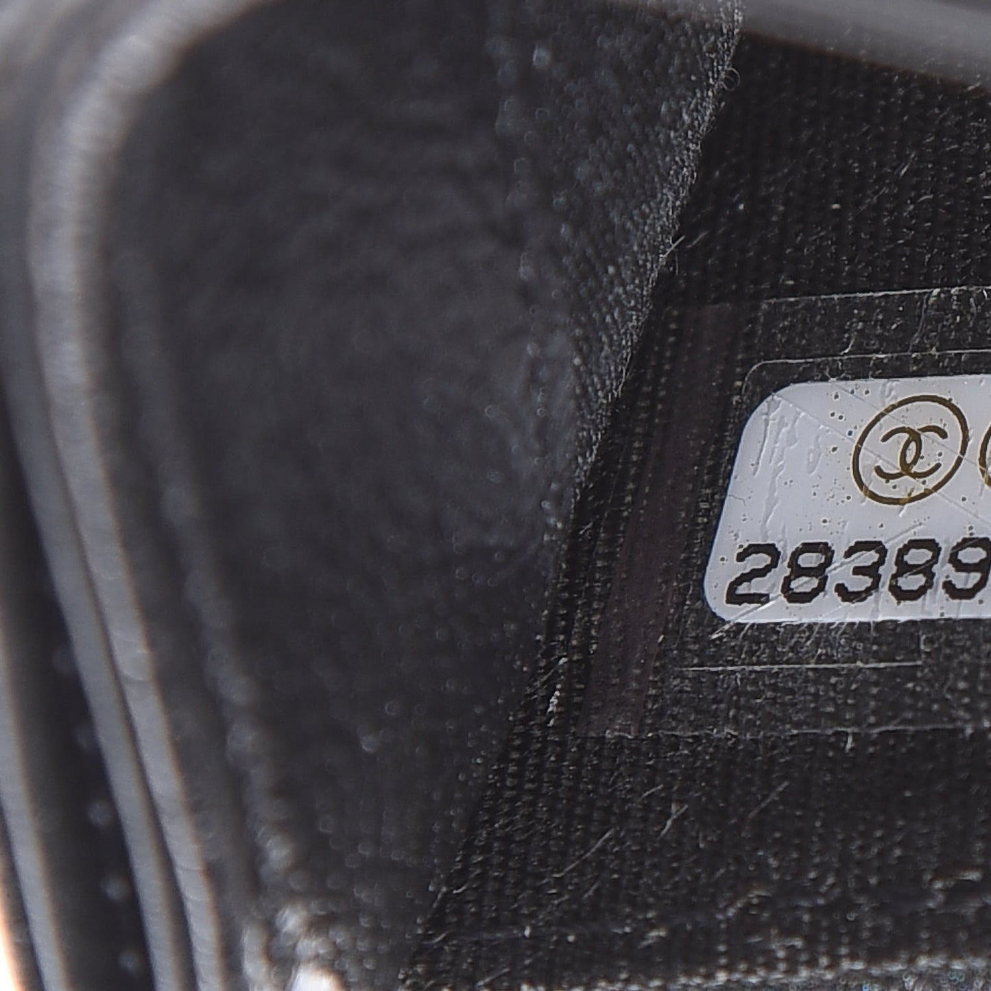 Goatskin Camellia Embossed Card Holder Grey