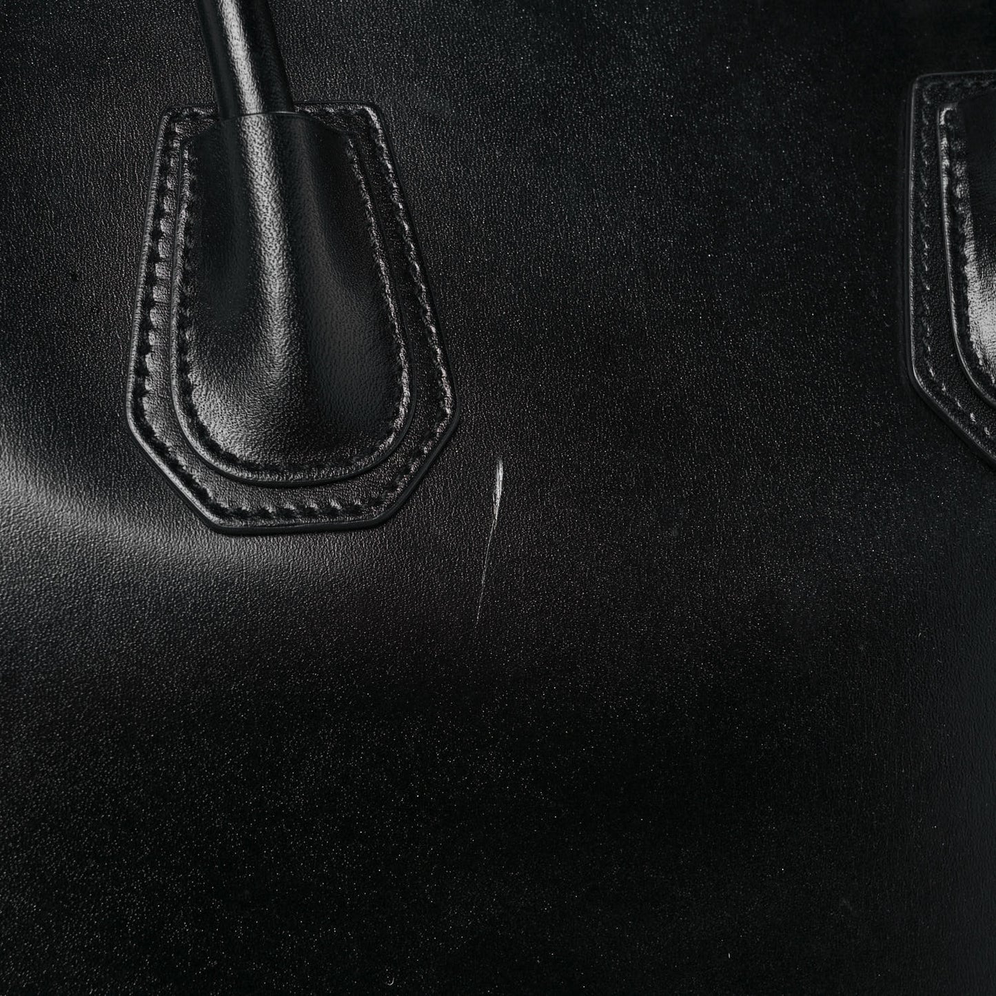 Shiny Lord Calfskin Medium Antigona Black