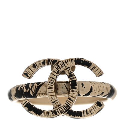 Chanel Matte Jackson Pollock Splattered Paint CC Ring 54/7 Gold Black 1 of 5