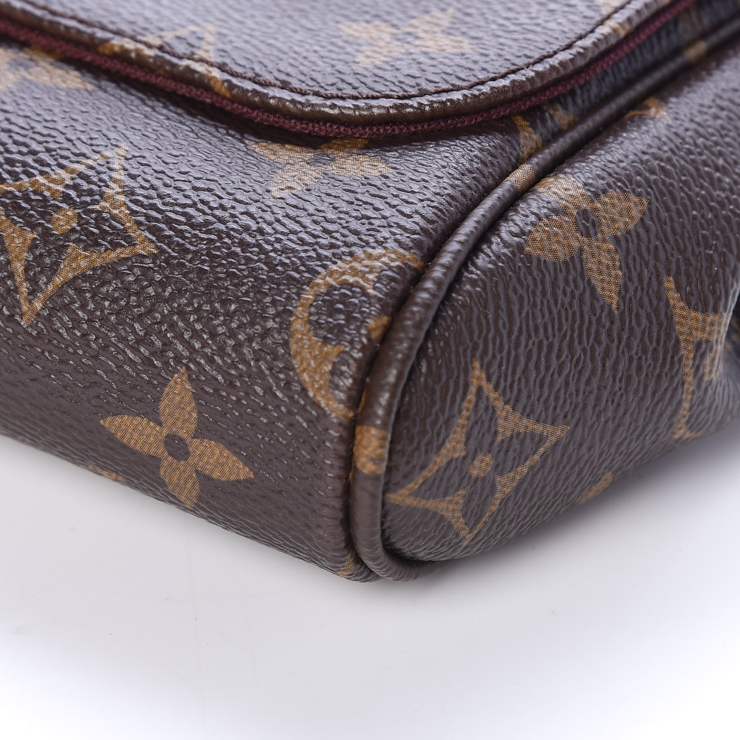 Louis Vuitton Monogram Favorite MM 8 of 8