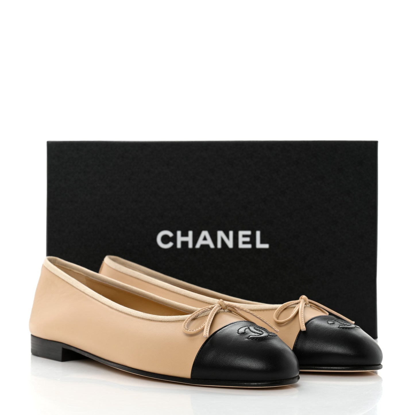 Lambskin Cap Toe CC Ballerina Flats 39 Beige Black