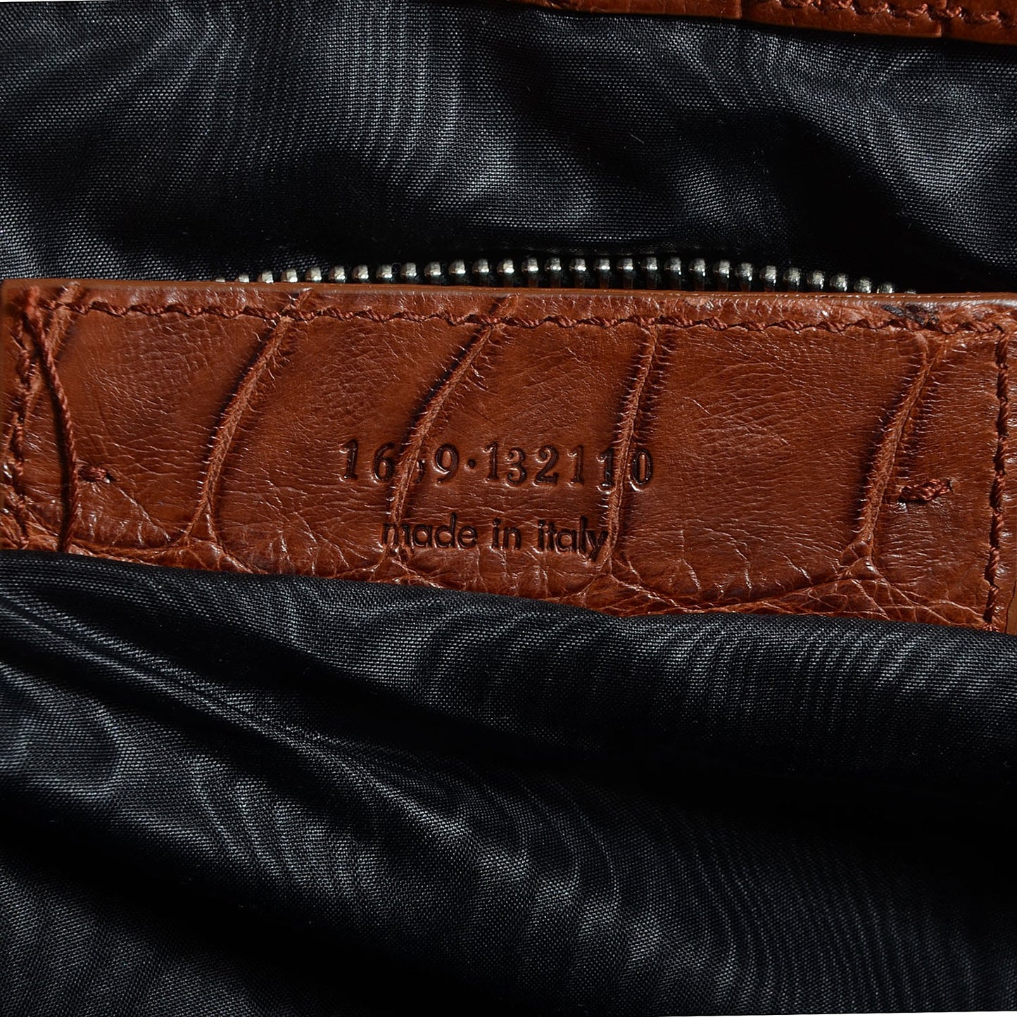 Crocodile Classic Hardware Work Camel